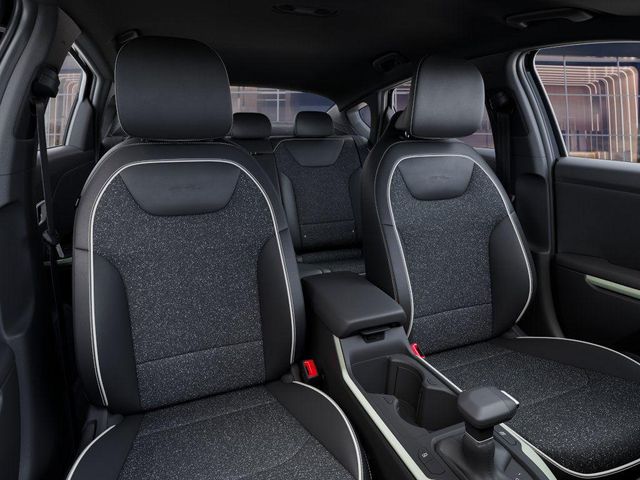 2025 Kia K4 GT-Line photo 15