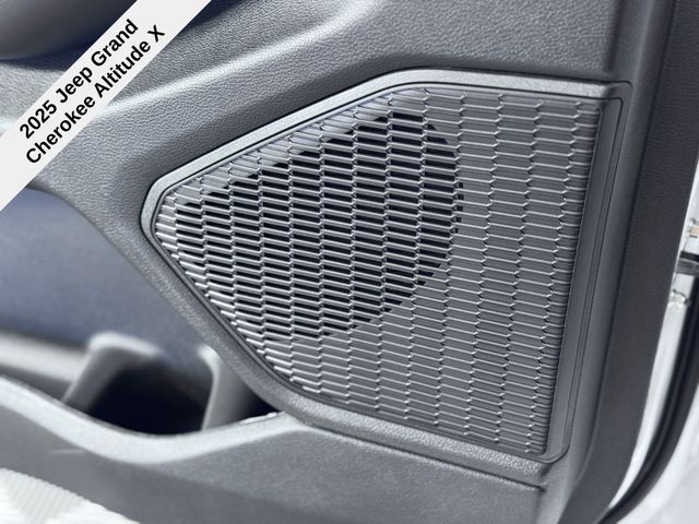 2025 Jeep Grand Cherokee Altitude X photo 26