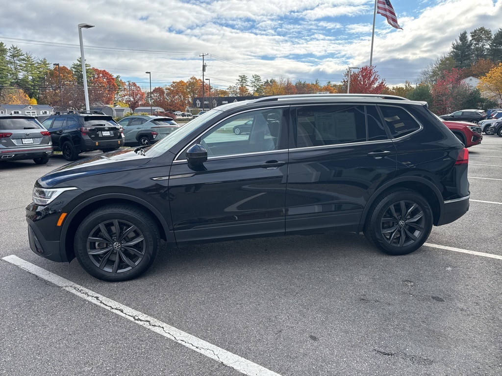 2023 Volkswagen Tiguan SE photo 3