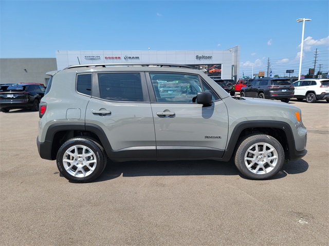 2022 Jeep Renegade Latitude photo 4