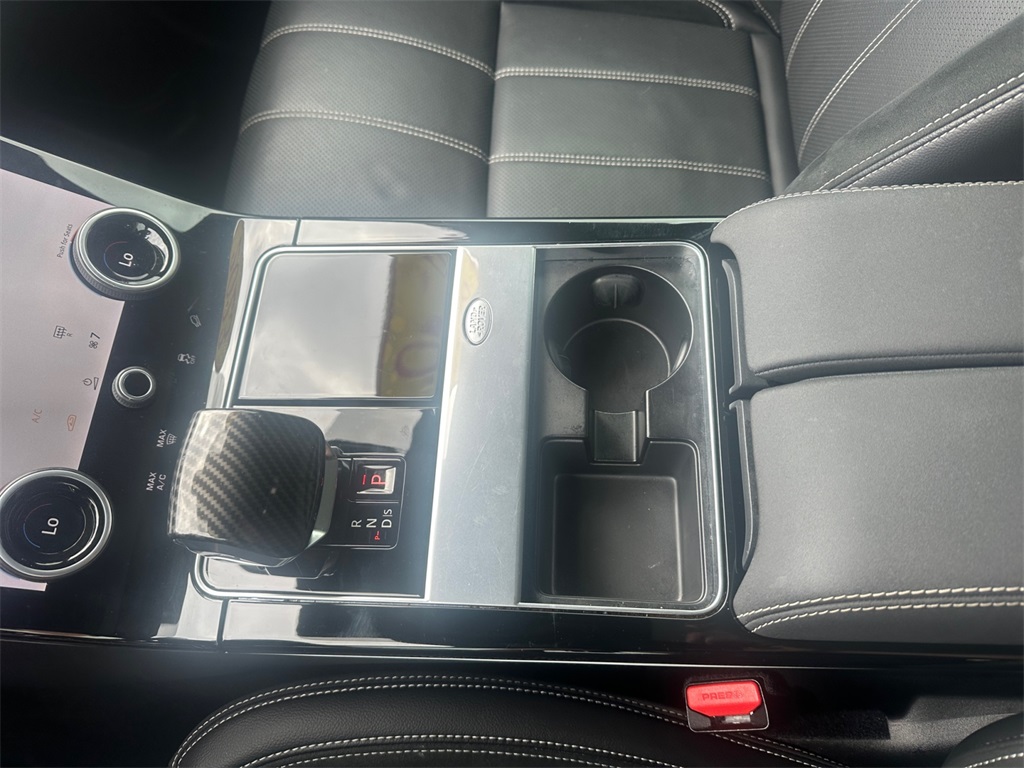 2023 Land Rover Range Rover Velar R-Dynamic S photo 11