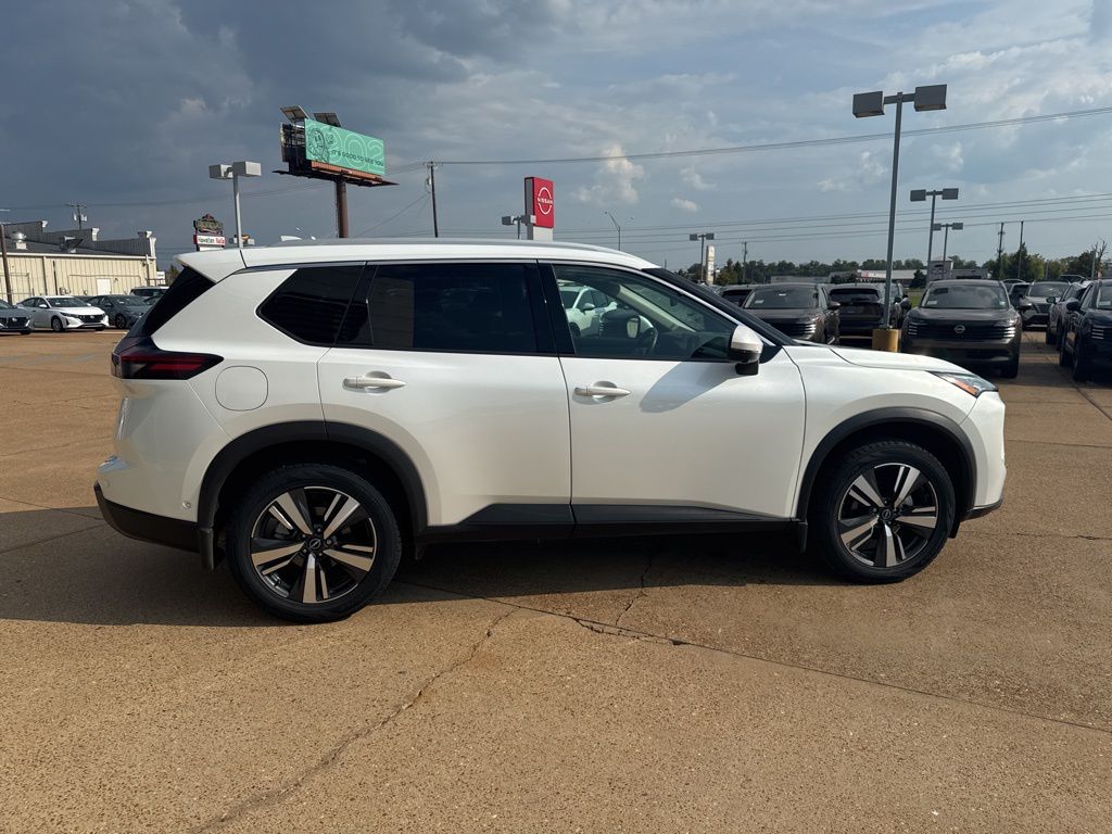 2024 Nissan Rogue SL photo 4