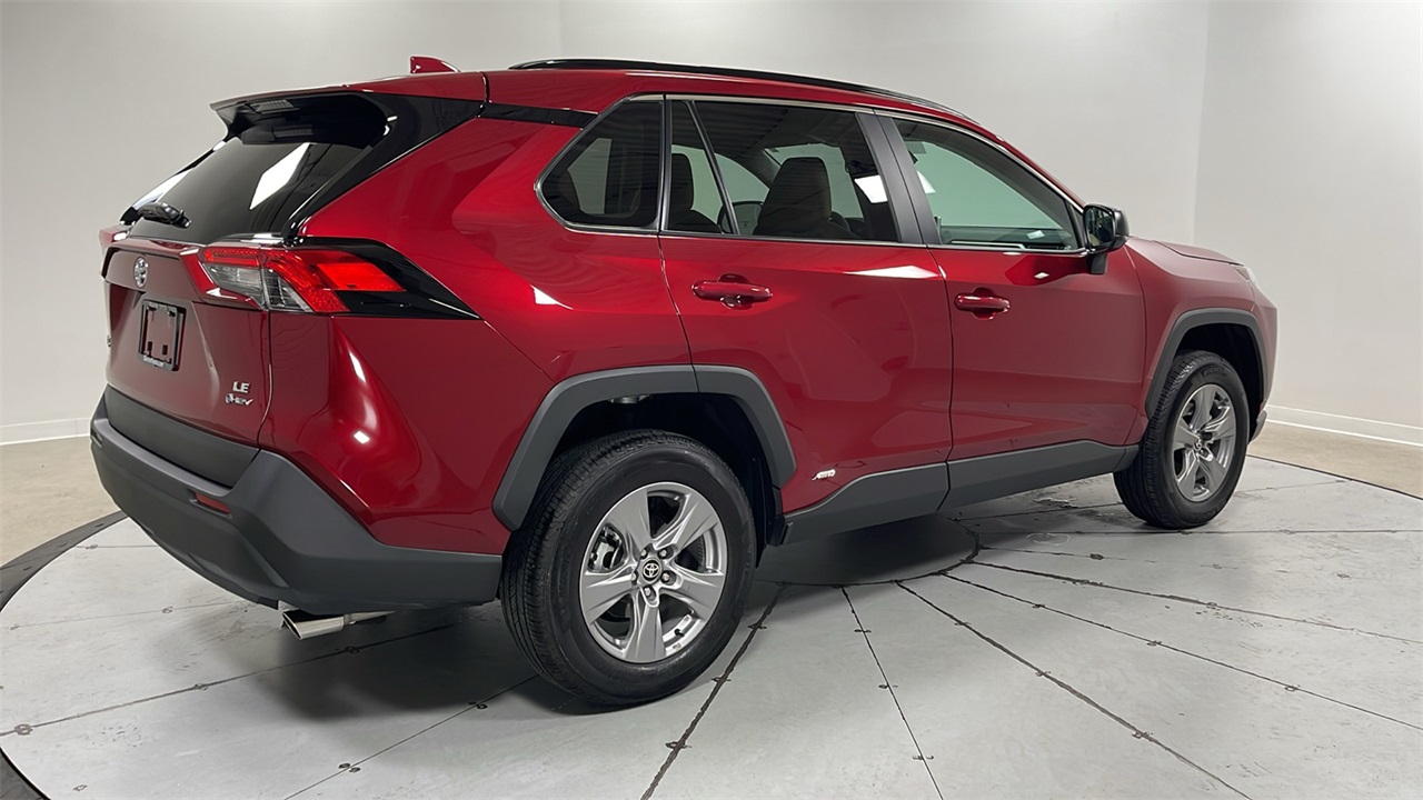 2025 Toyota RAV4 Hybrid LE photo 3