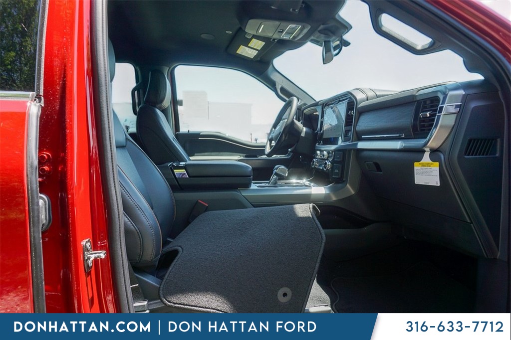 2025 Ford F-150 Lariat photo 24