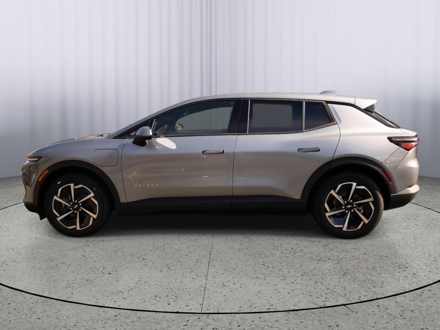 2026 Chevrolet Equinox EV 1LT photo 4