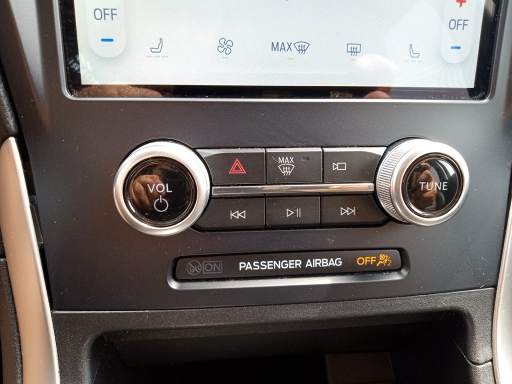 2023 Ford Edge SEL photo 33
