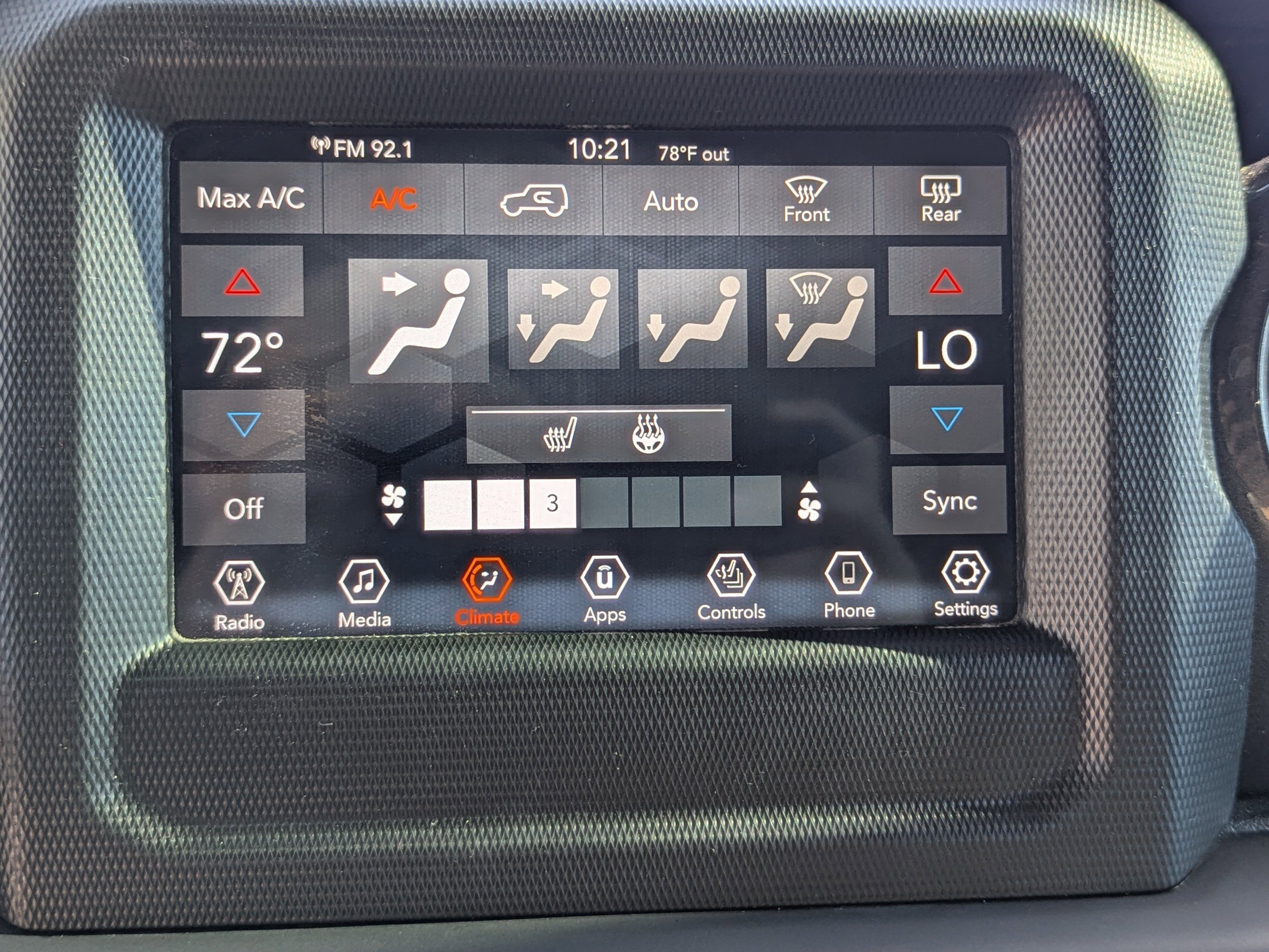 2021 Jeep Wrangler Unlimited Sahara Altitude photo 25