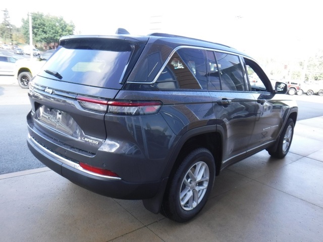 2025 Jeep Grand Cherokee Laredo X photo 7