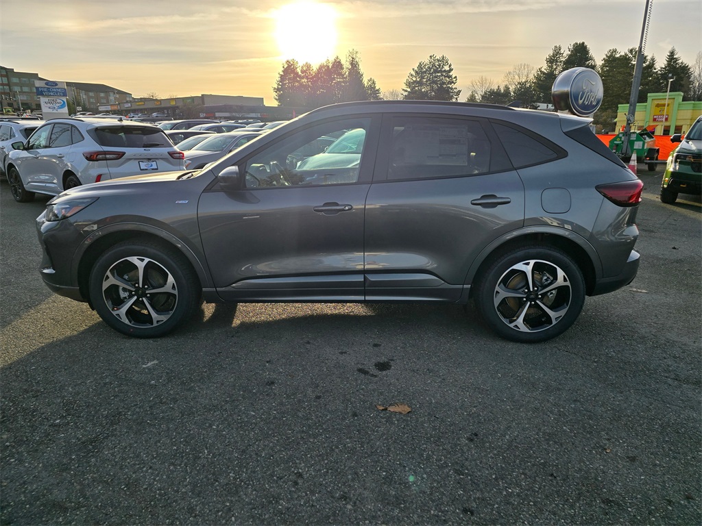 2025 Ford Escape ST-Line Elite photo 4