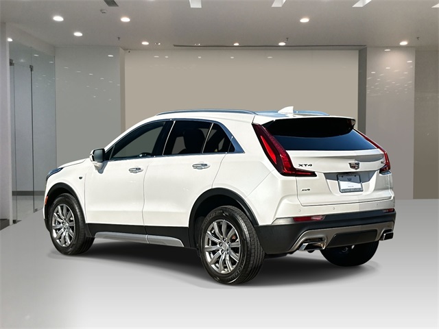 2022 Cadillac XT4 Premium Luxury photo 3