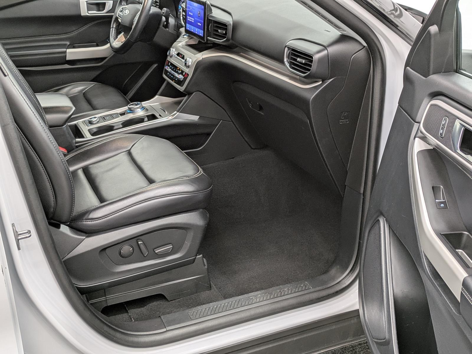2021 Ford Explorer XLT photo 7