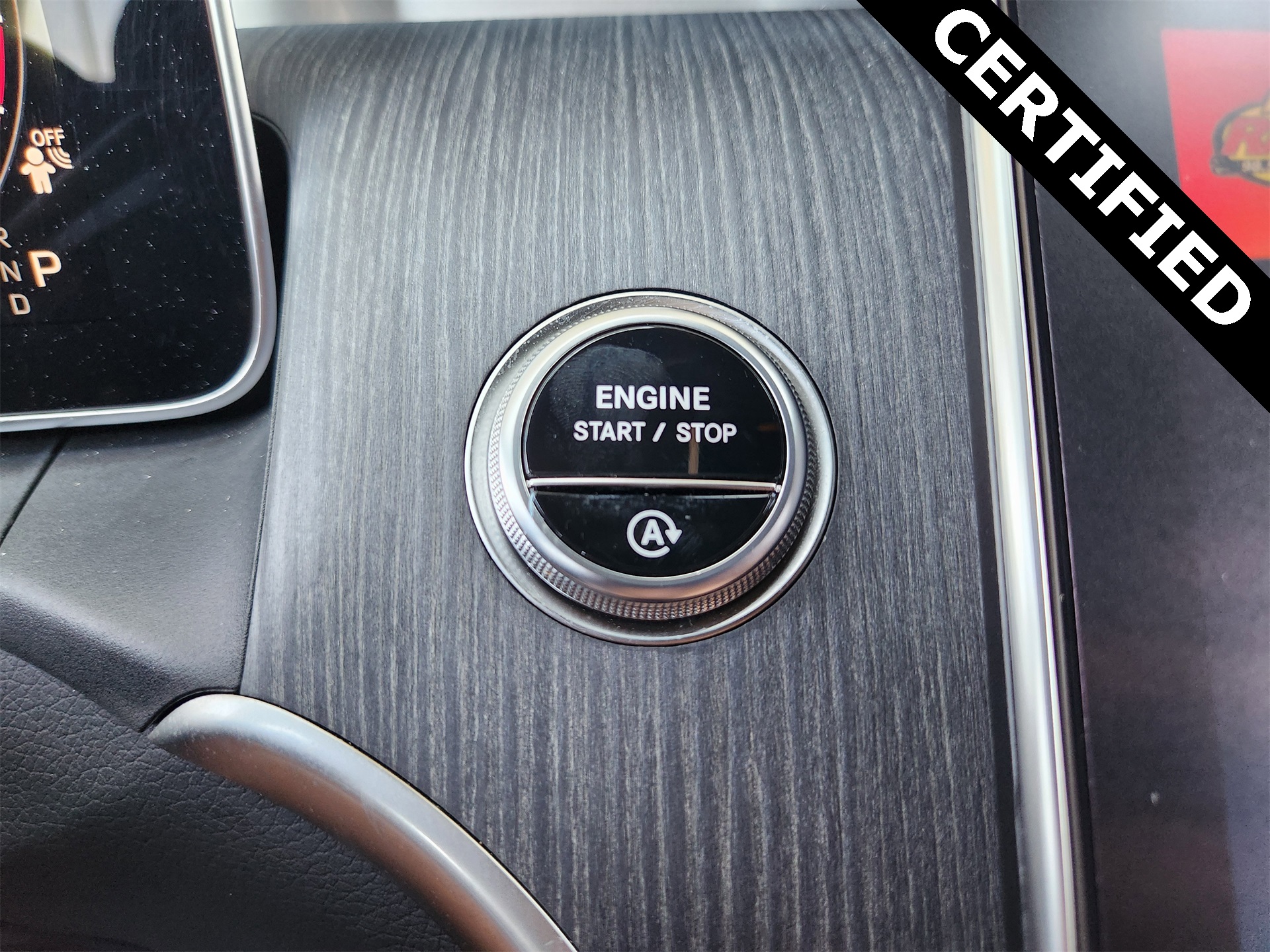2025 Mercedes Benz GLC 300 photo 17