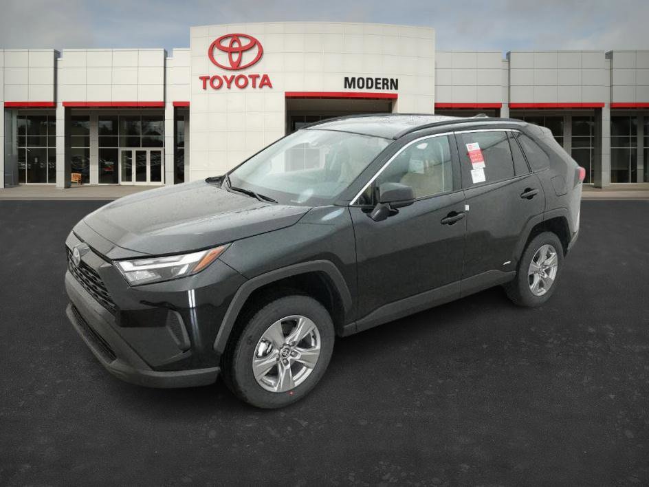 2025 Toyota RAV4 LE's photo