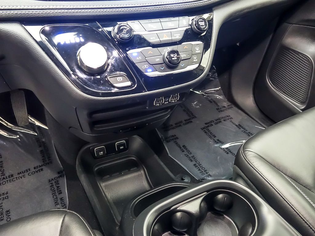 2021 Chrysler Pacifica Touring L photo 20