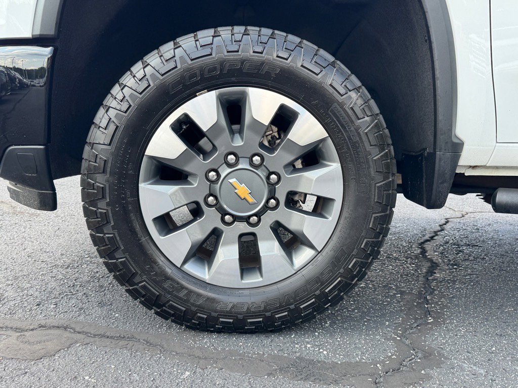 2024 Chevrolet Silverado 2500HD Custom photo 10