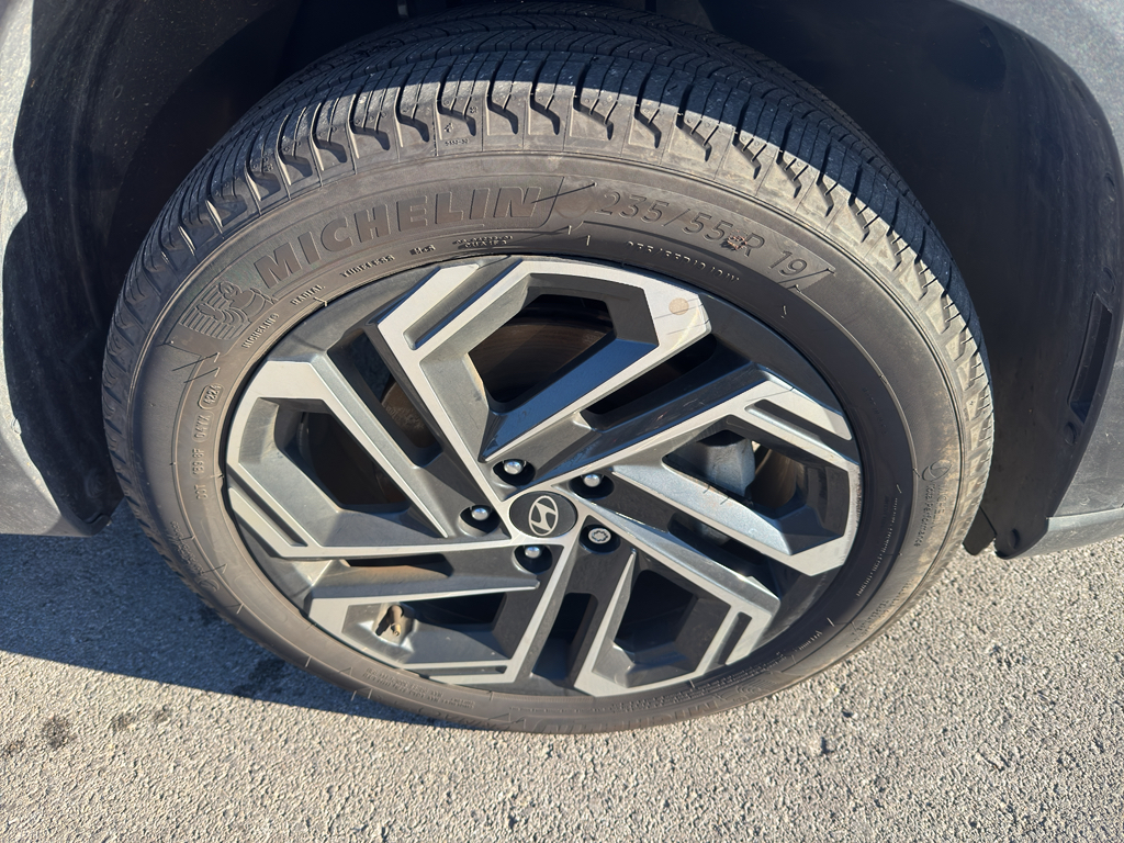 2025 Hyundai Tucson Limited photo 3