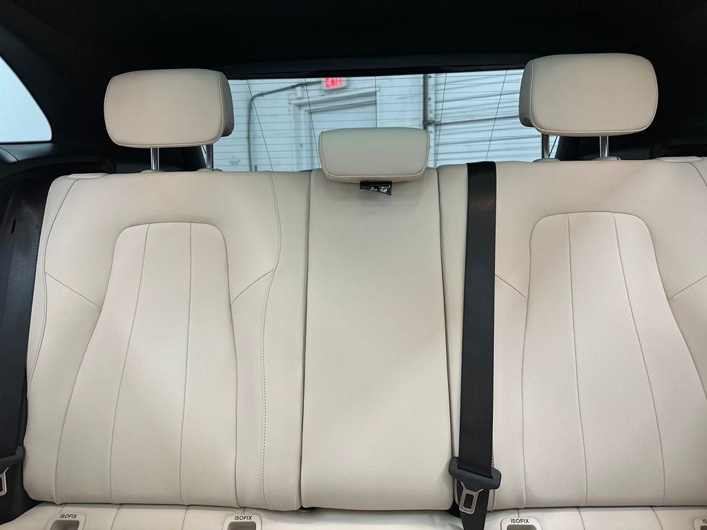 2025 Mercedes Benz GLA 250 photo 2