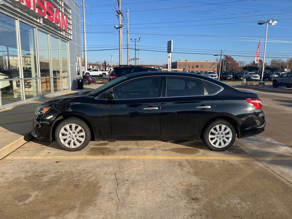 2019 Nissan Sentra S photo 3