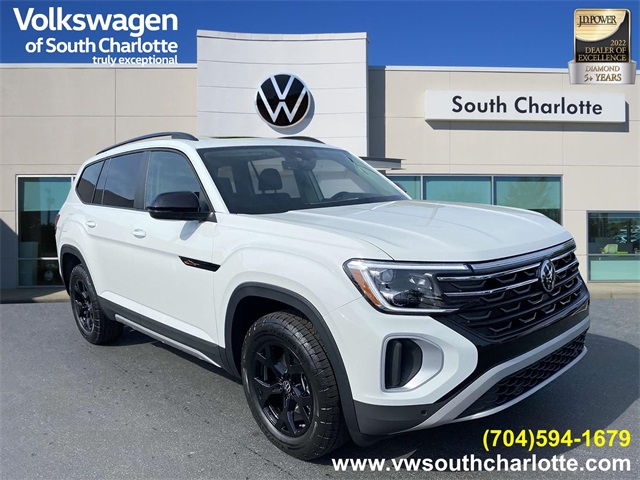 2025 Volkswagen Atlas Atlas Peak Edition's photo