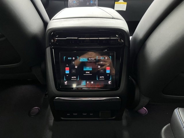 2025 Cadillac Escalade IQ Sport photo 18