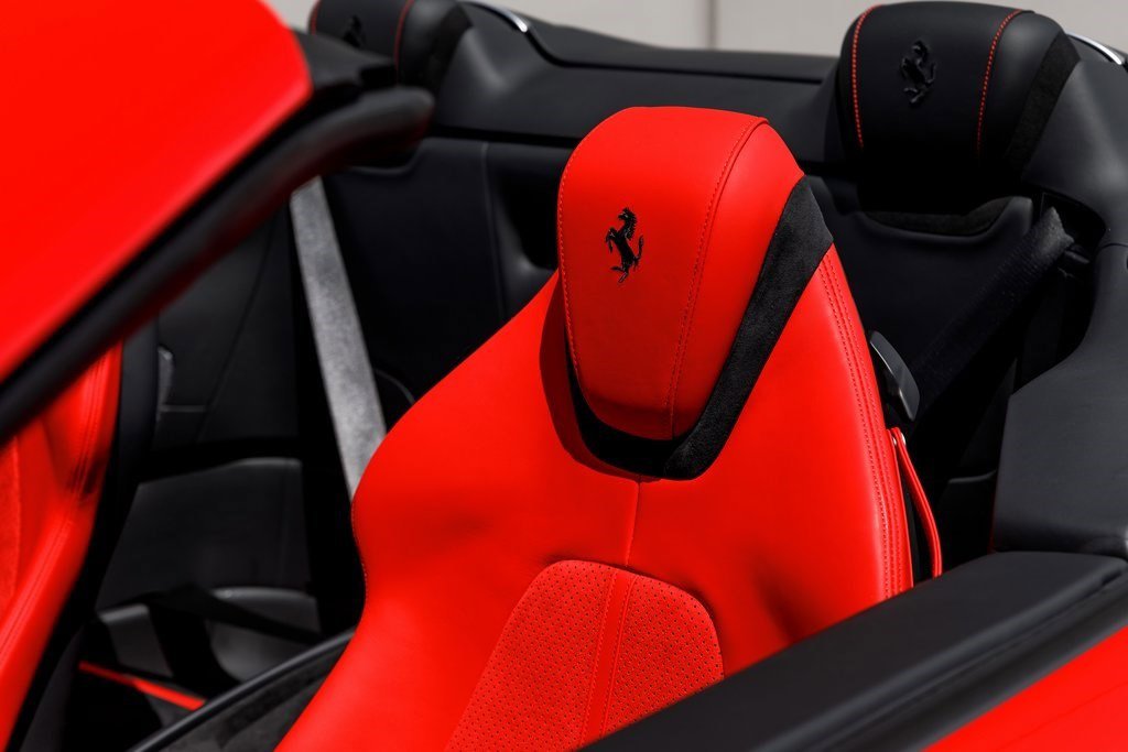 2025 Ferrari Roma Spider photo 37
