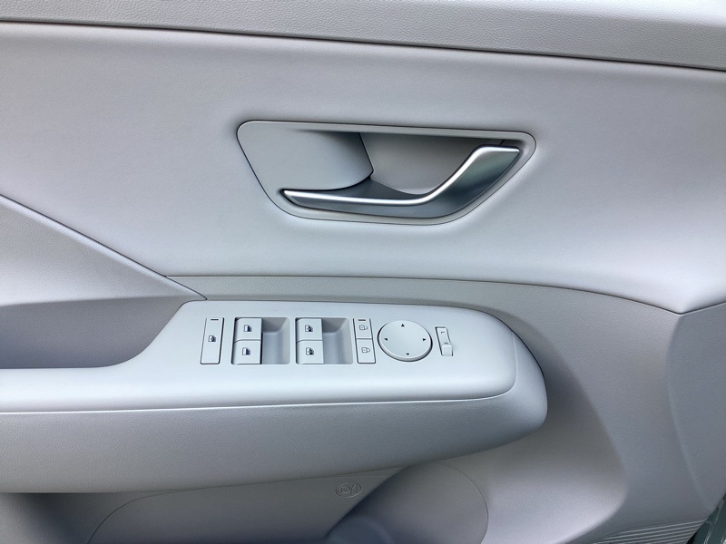 2026 Hyundai Kona SEL photo 28