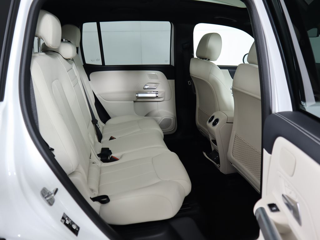 2025 Mercedes Benz EQB photo 21