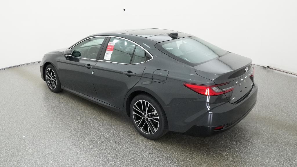 2025 Toyota Camry XLE photo 13