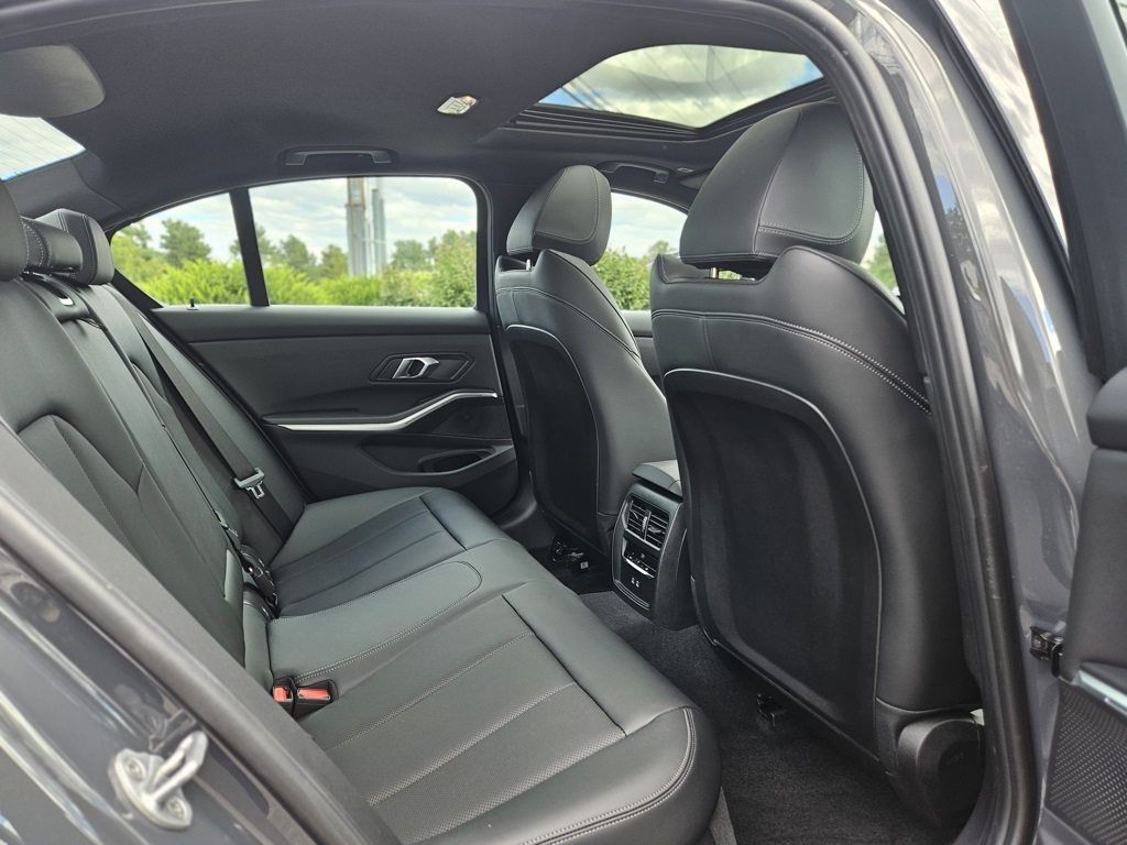 2025 Bmw 330i xDrive photo 17