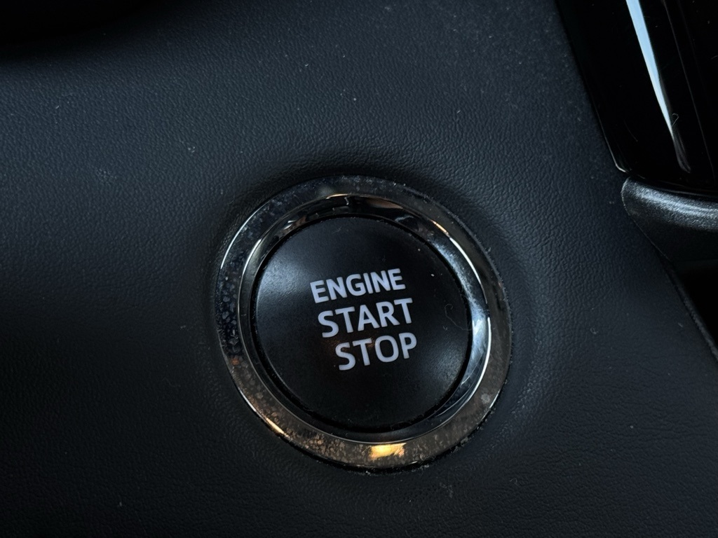2023 Toyota Highlander L photo 20