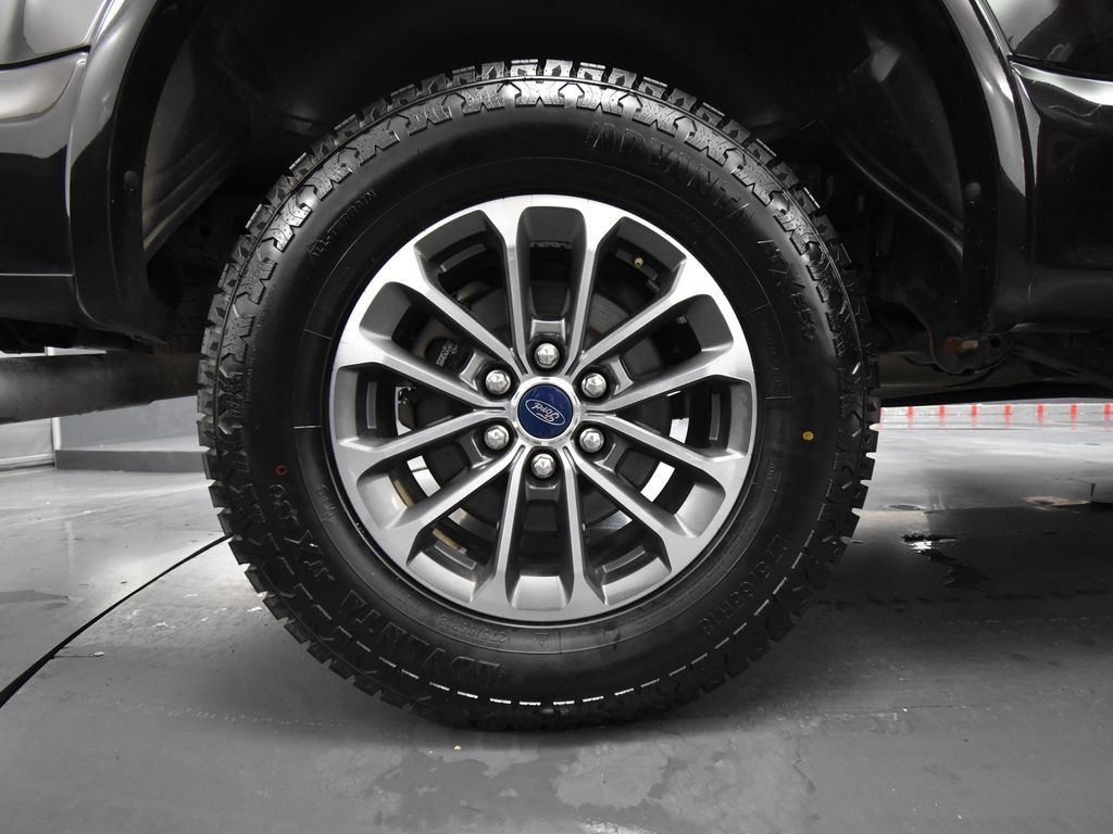 2018 Ford F-150 XLT FX4 photo 11
