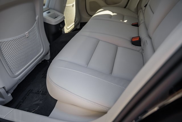 2026 Volvo V60 Cross Country B5 Plus photo 24