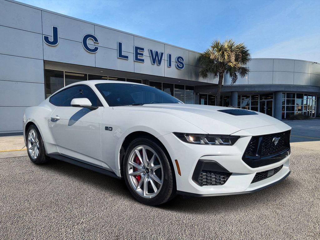 2025 Ford Mustang GT Premium's photo