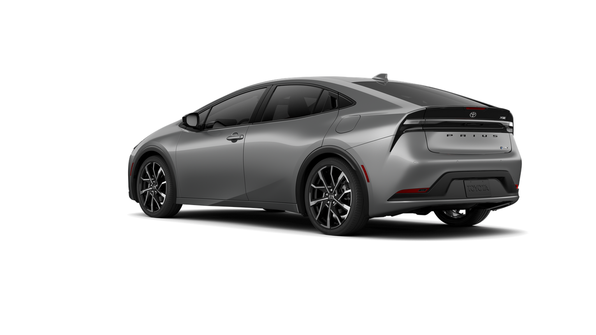 2025 Toyota Prius Plug-in Hybrid XSE photo 6