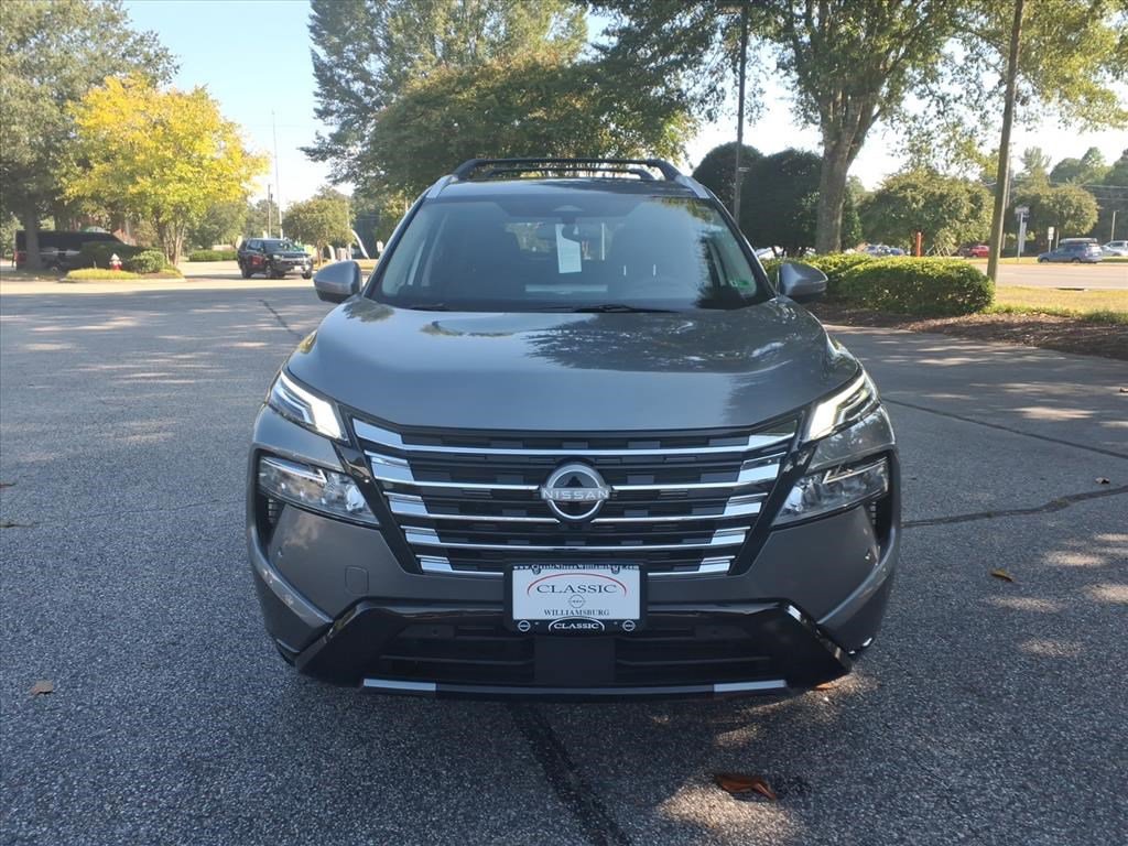 2026 Nissan Rogue Platinum photo 2