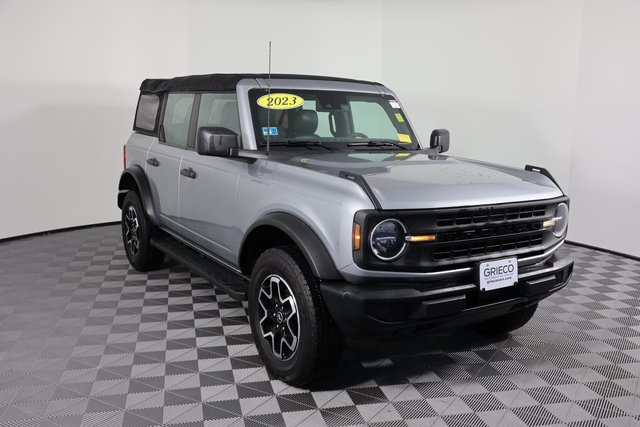 2023 Ford Bronco 4-Door Base's photo