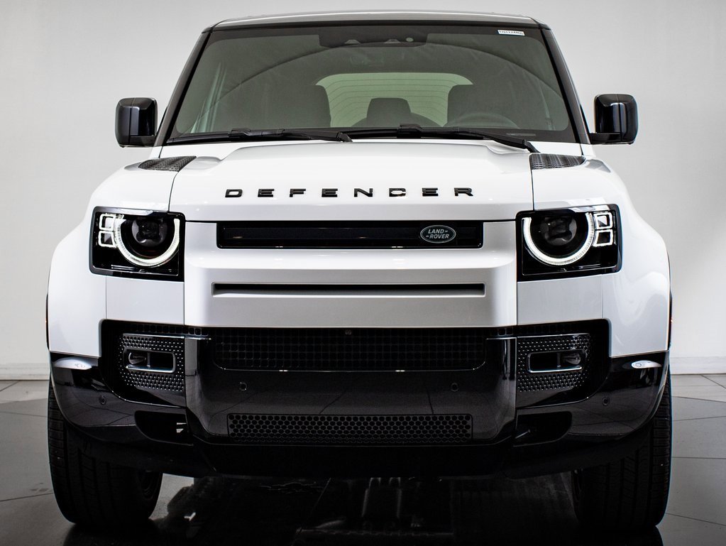 2025 Land Rover Defender 110 X-Dynamic SE photo 2