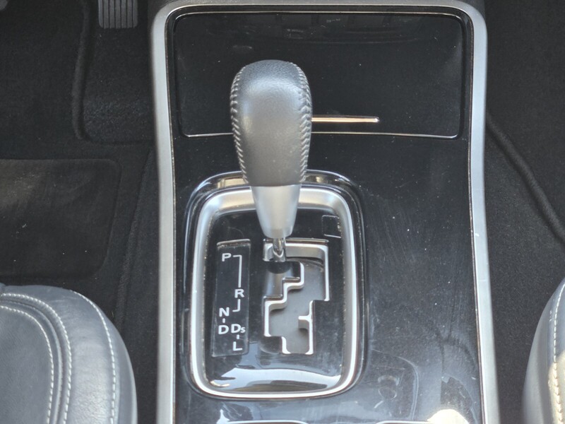 2020 Mitsubishi Outlander SEL photo 15