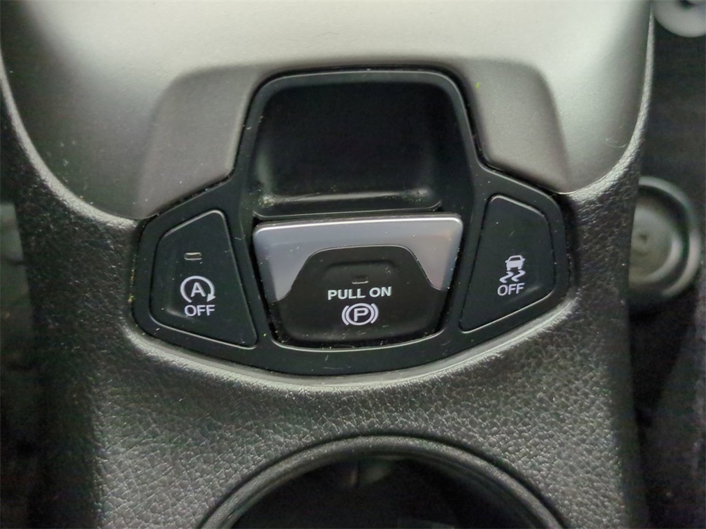 2020 Jeep Compass Latitude photo 23