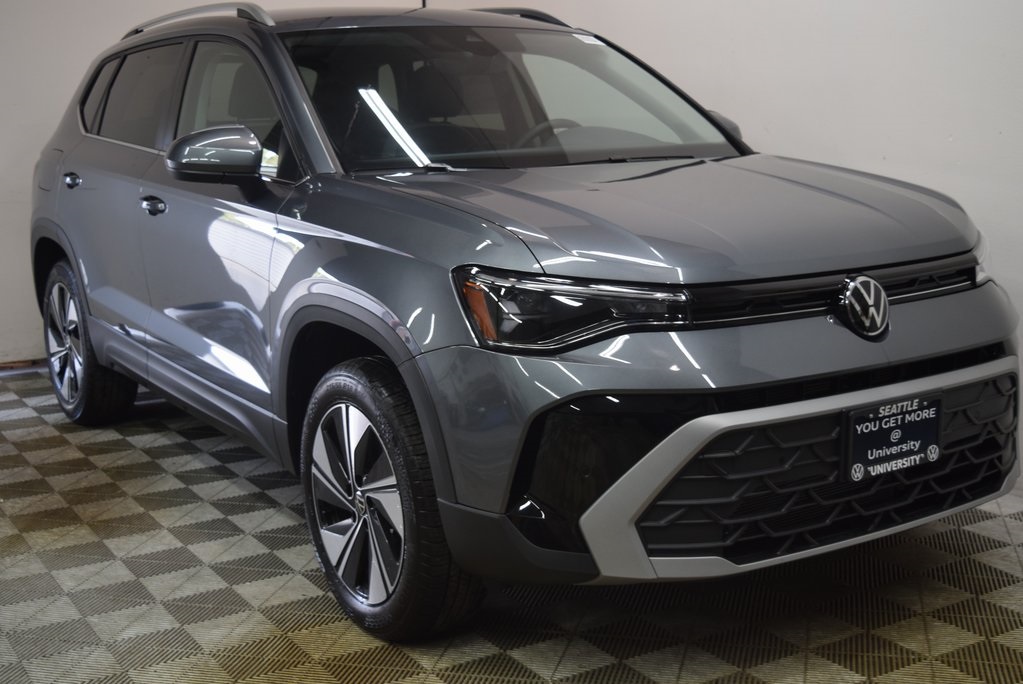 2025 Volkswagen Taos SE's photo