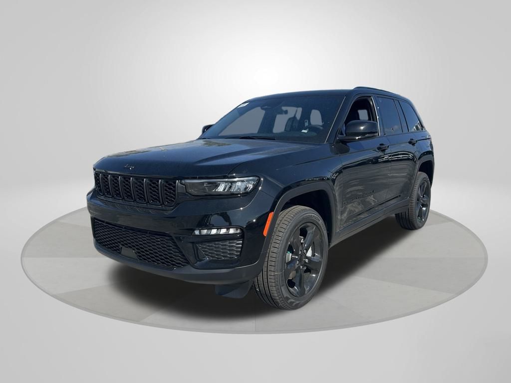 2025 Jeep Grand Cherokee Limited photo 2