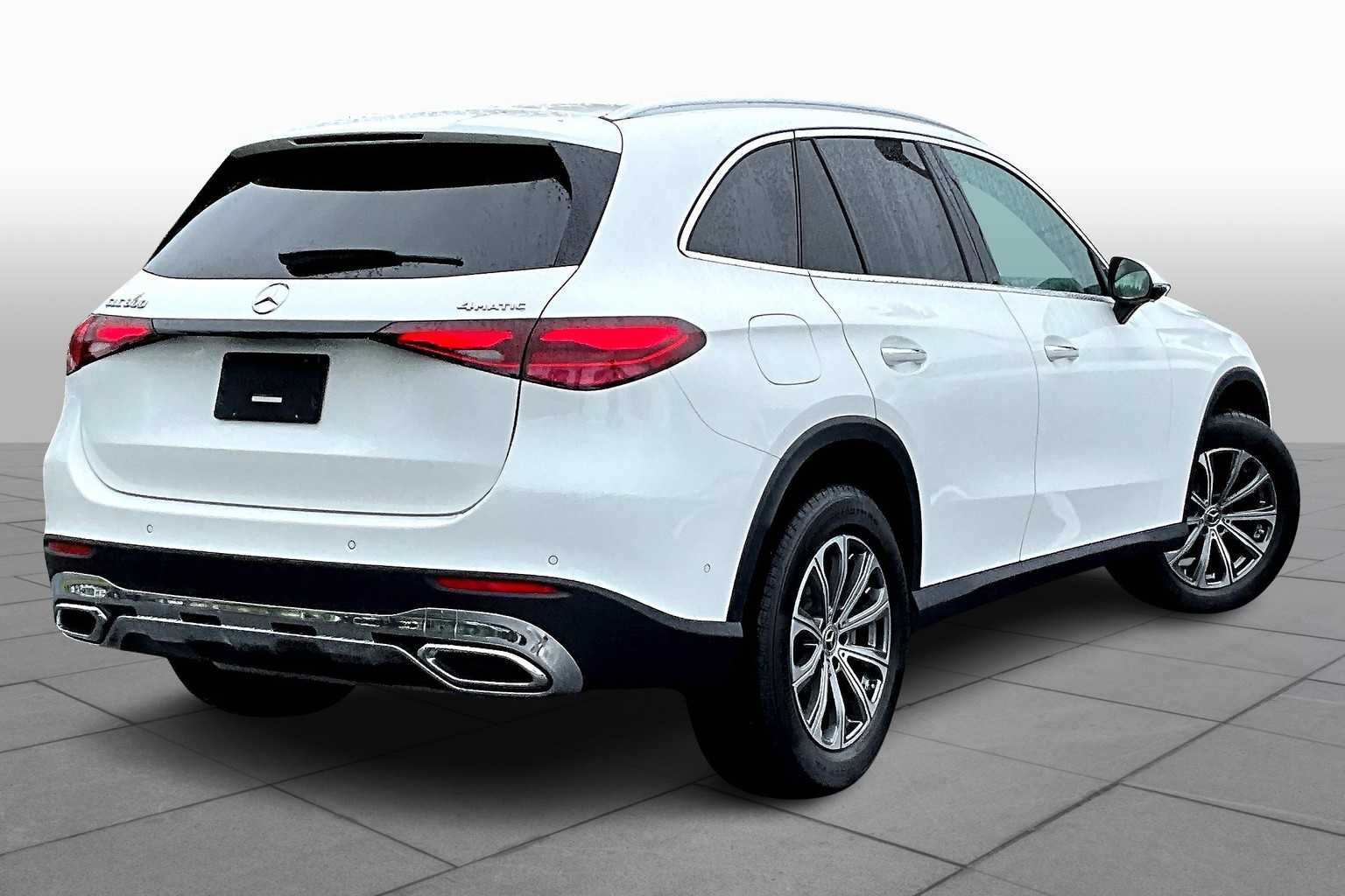 2024 Mercedes Benz GLC 300 4MATIC photo 5