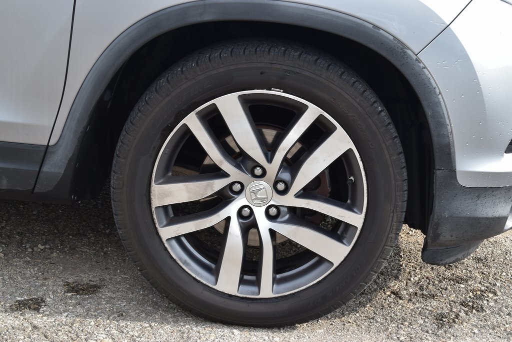 2017 Honda Pilot Touring photo 3