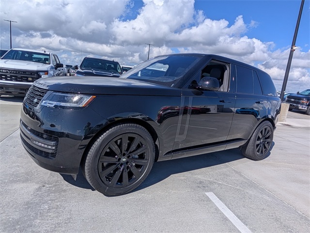 Used 2023 Santorini Black Land Rover SE image 4