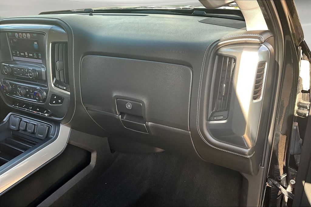 2018 Chevrolet Silverado 1500 LTZ photo 21