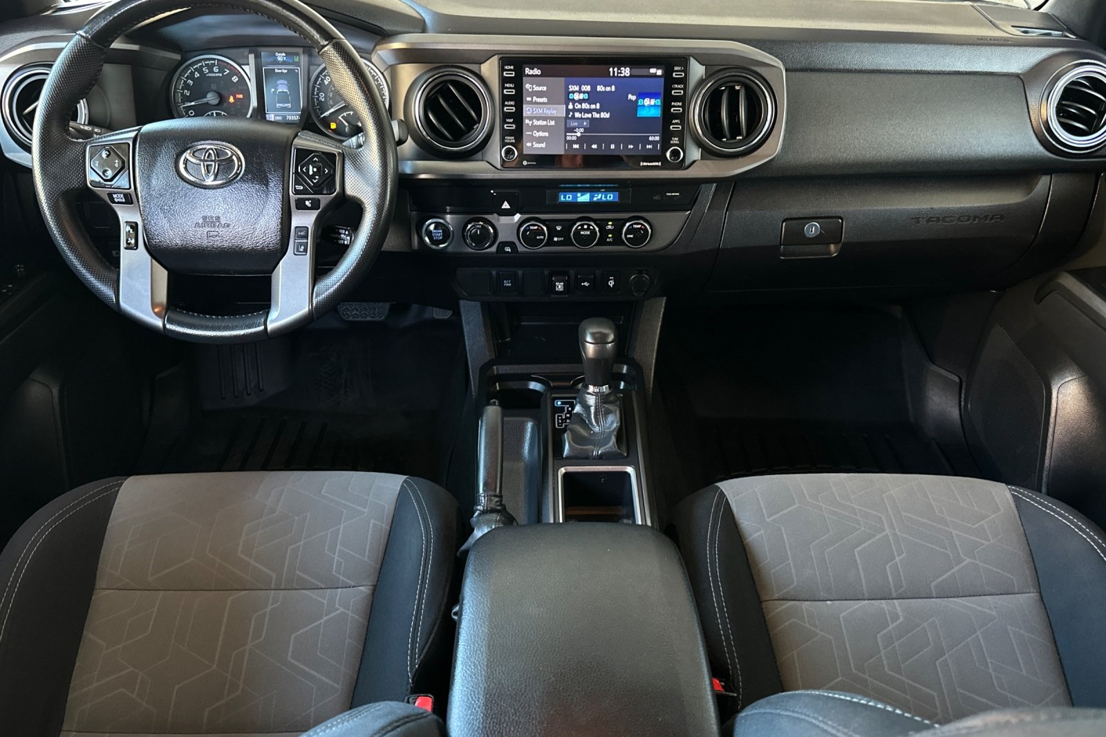 2022 Toyota Tacoma TRD Off-Road V6 photo 12