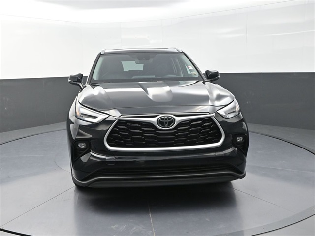 2023 Toyota Highlander L photo 2