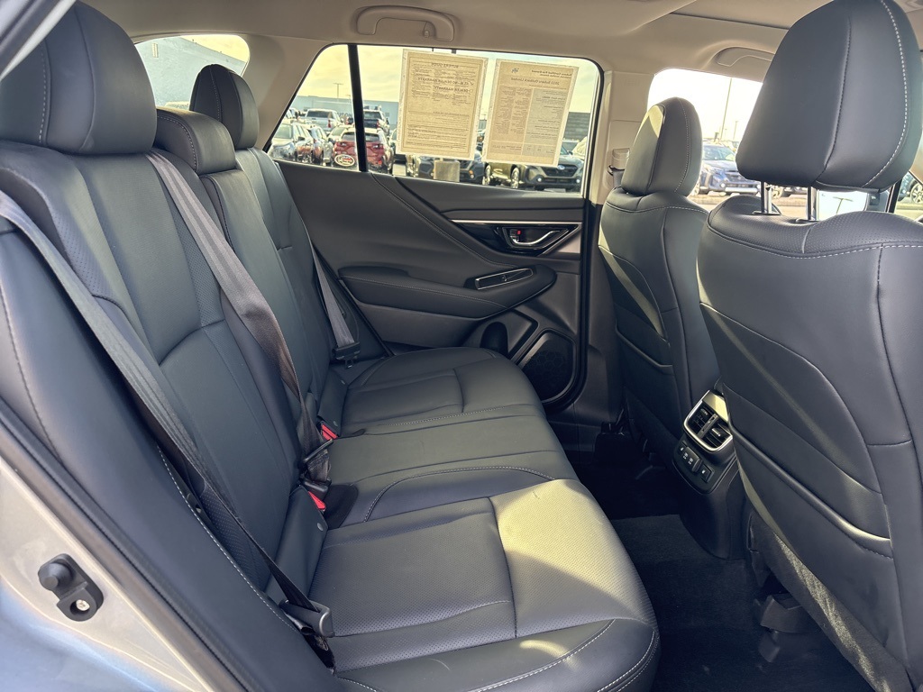 2022 Subaru Outback Limited photo 11