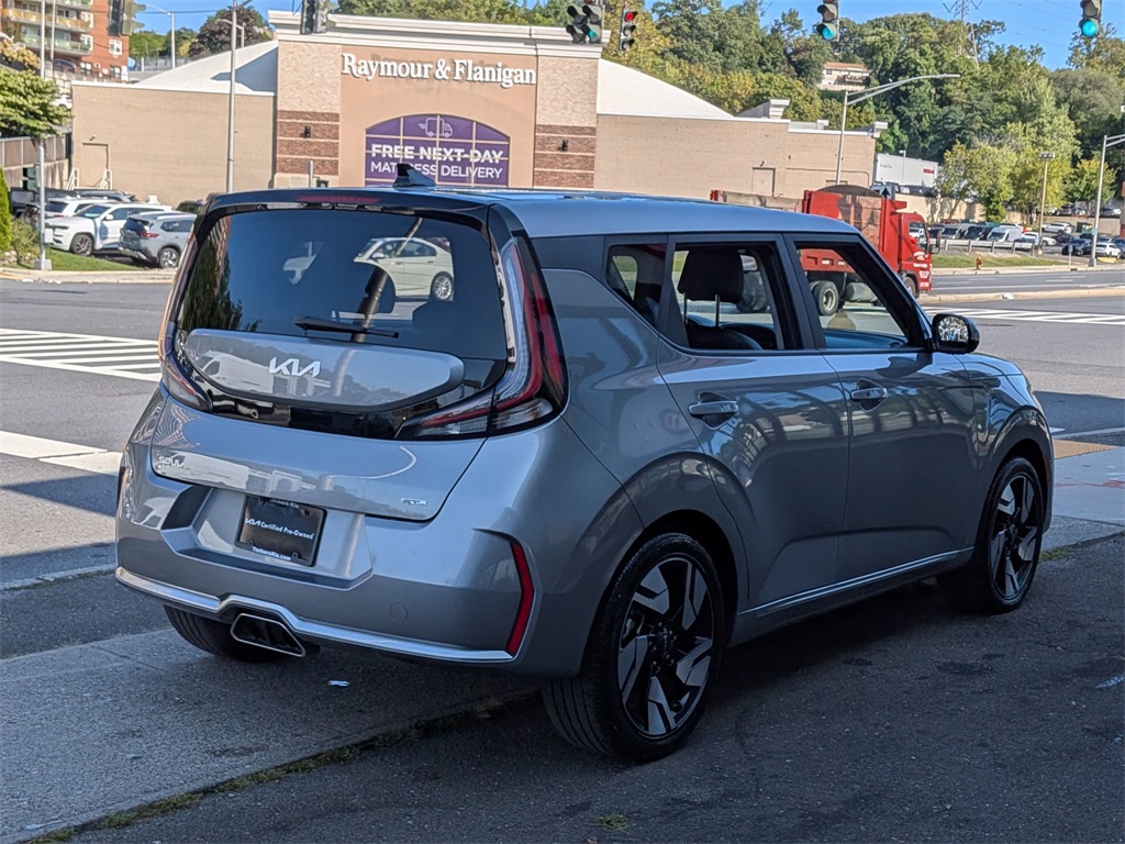 2023 Kia Soul GT-Line photo 2