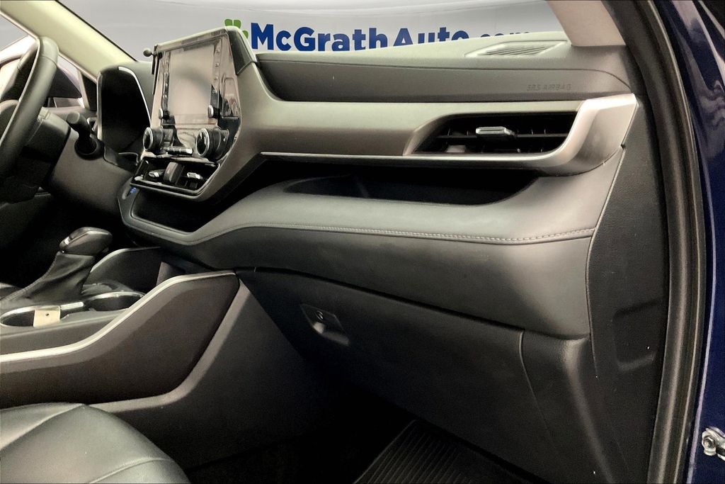 2022 Toyota Highlander XLE photo 17